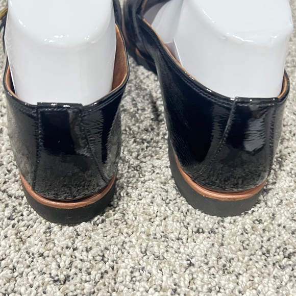 Paul Green patent leather loafers with a gold-tone buckle detail size US 9 - Picture 11 of 13